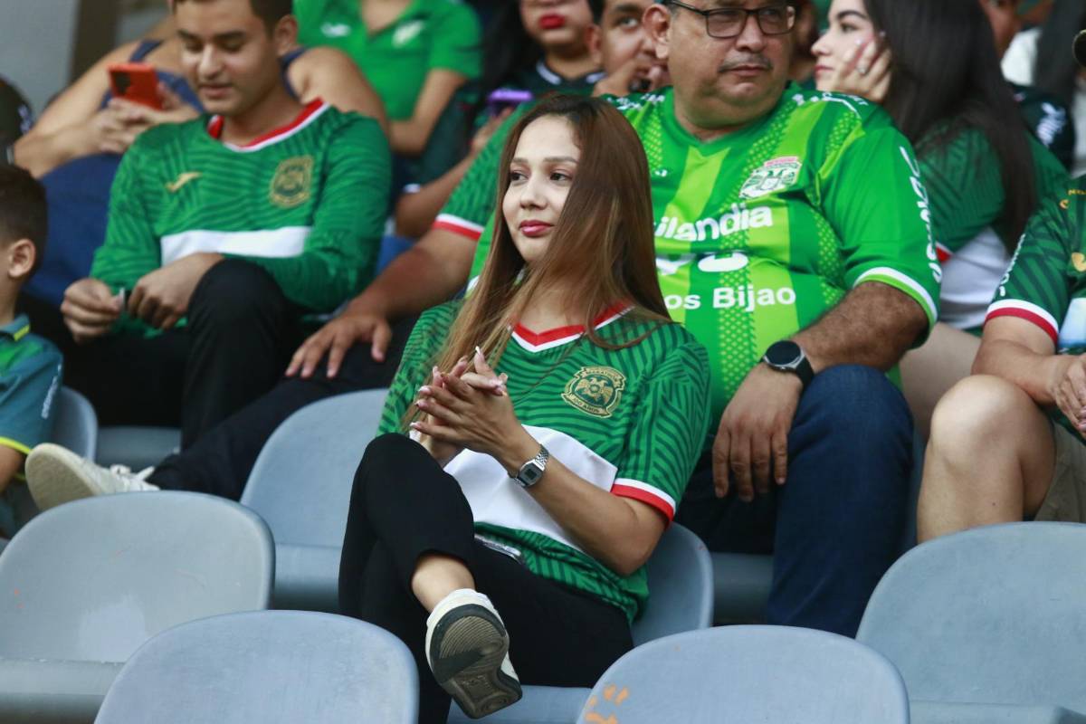 Bellas chicas del Marathón enamoran en el Morazán y la estrella que estará en palco