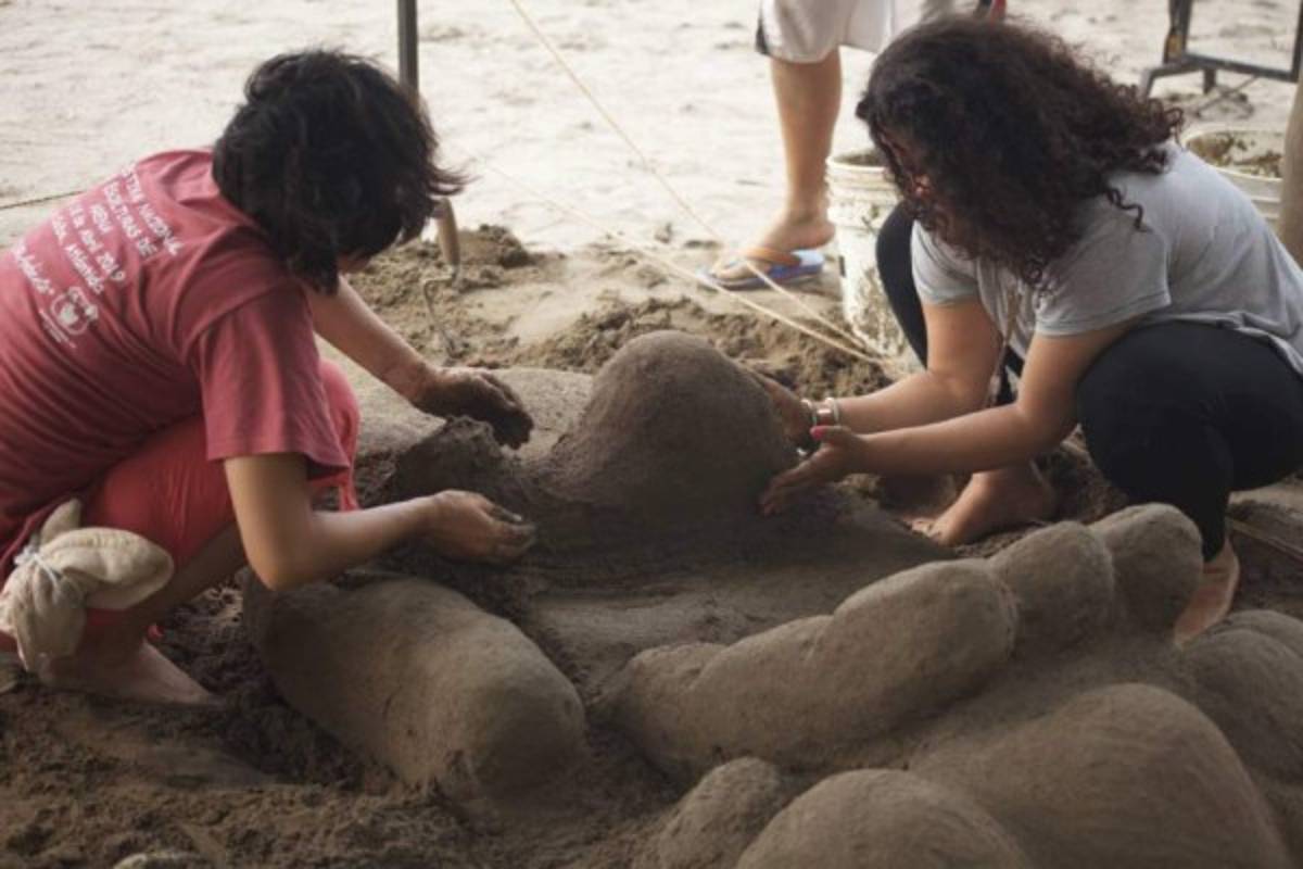Sonrisas, unidad y el escudo de arena de los jugadores del Vida