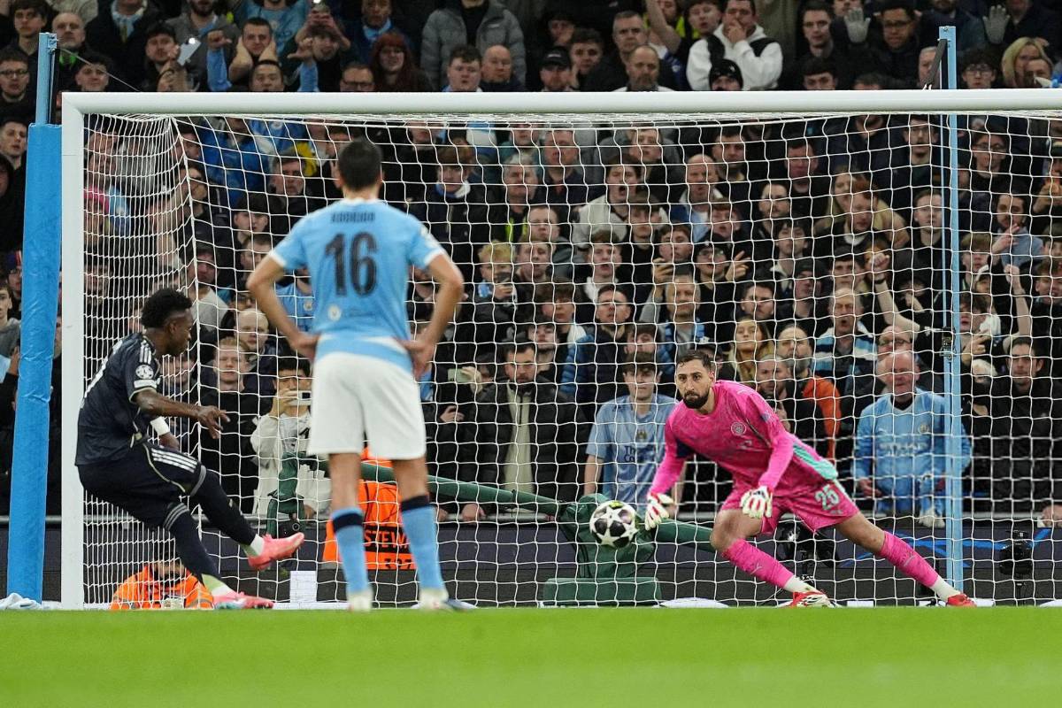 Vio la roja por primera vez, la burla de Vinicius al City y lo que ocurrió con Courtois; así fue la vuelta de Mbappé
