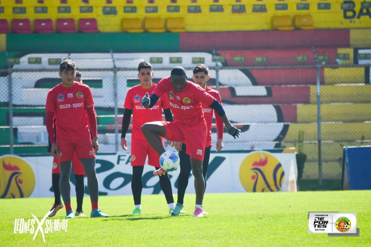 Hernán Medford y el equipazo que está armando con su club en Centroamérica: Fichó a un delantero hondureño