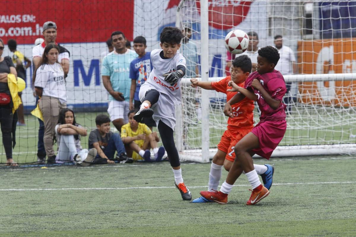 Super Liga Claro 2024: pasión por el fútbol, muchos goles y alegría total