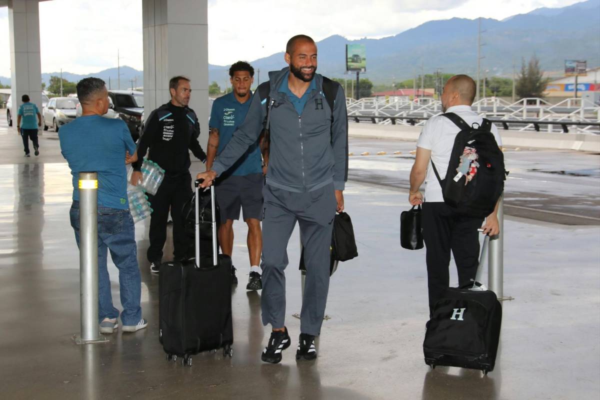 El relax de Kervin y Dereck, la duda de Molina y rostros serios: así viajó Honduras a Jamaica
