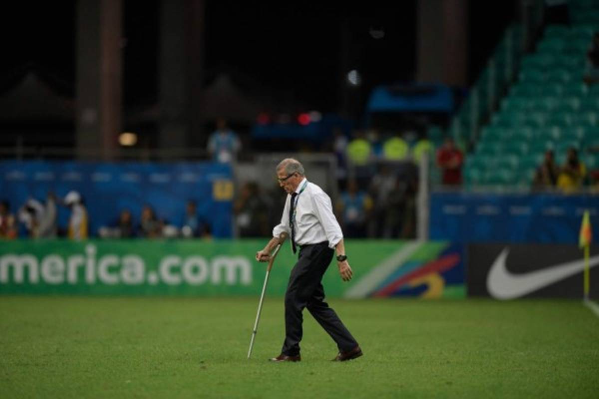 NO VISTE EN TV: Suárez llora y el 'besote' de Paolo Guerrero en el Perú-Uruguay