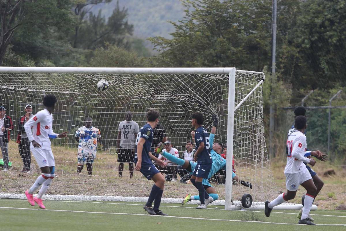 Dedicación a Demetri Gordon, sorpresas y festejos en la gran final de reservas Olimpia vs Motagua en Honduras