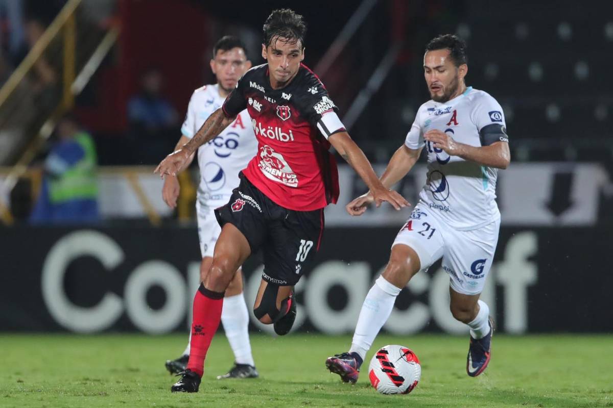 ¡Un mediocampo para tenerle miedo! El explosivo once titular de Alajuelense vs Olimpia en la final de Liga Concacaf