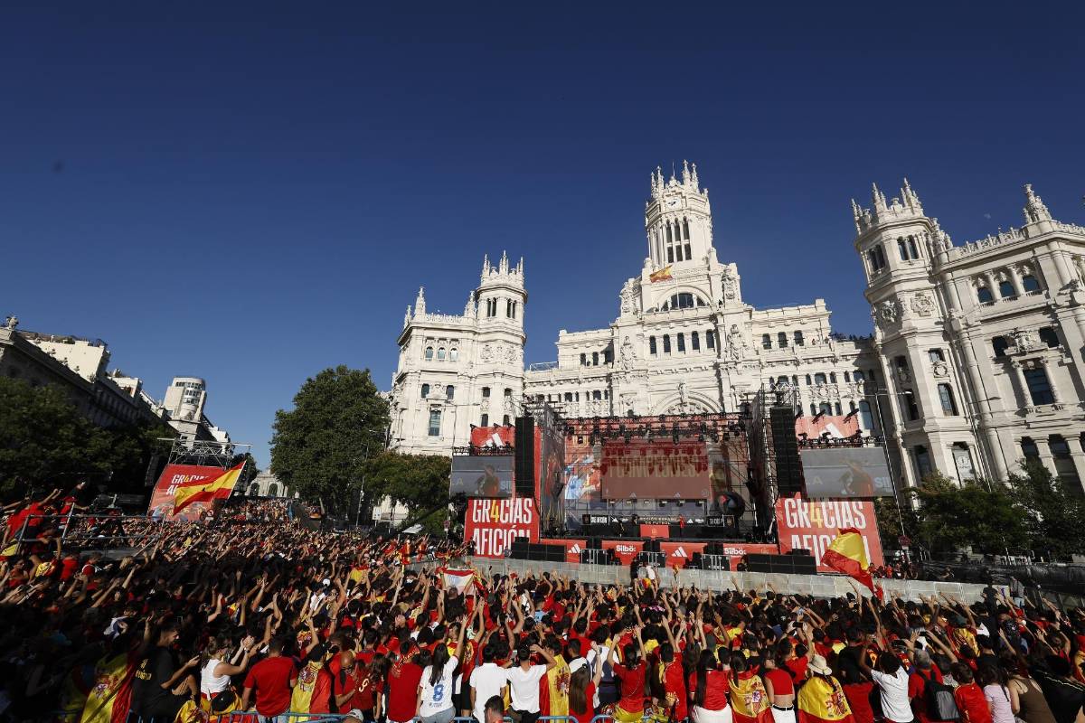 ¿Lo flechó? Álvaro Morata y su gesto con la hija del Rey de España, el regalo a la familia real y la fiesta en cibeles