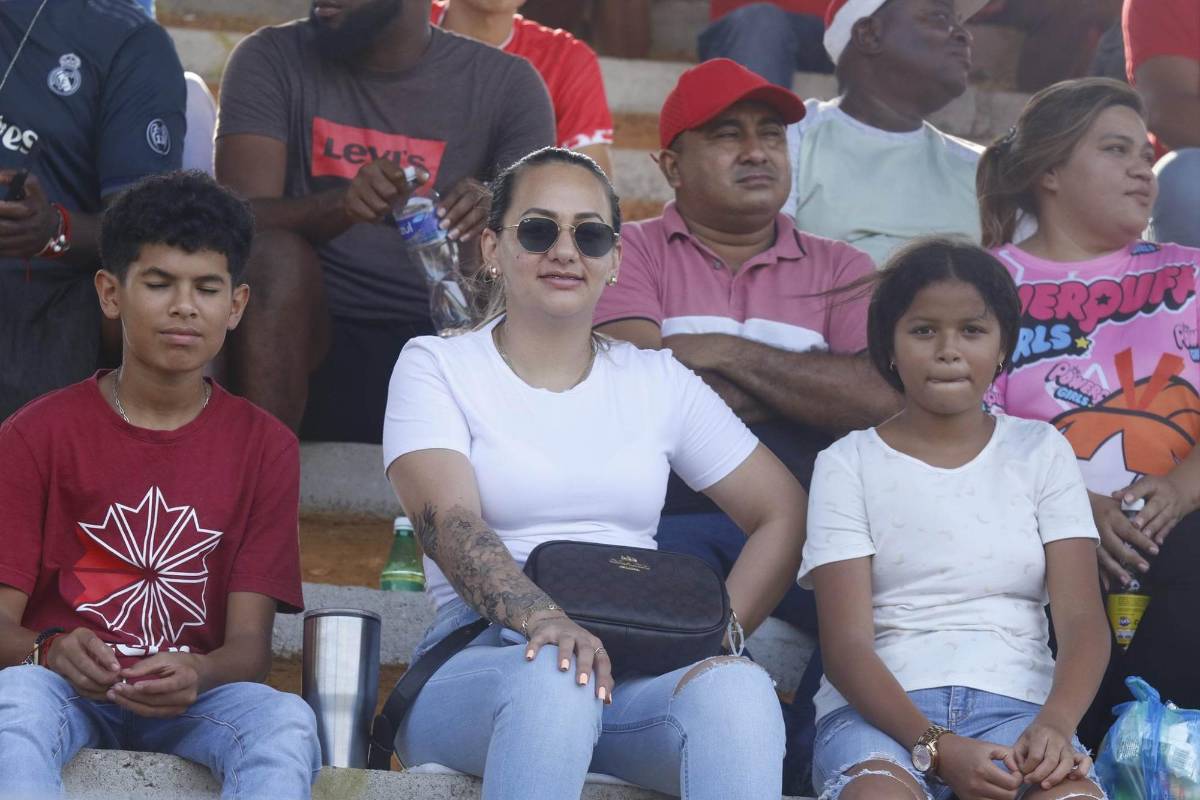 Belleza en las gradas y entrega total en la cancha; Real Sociedad no estuvo solo en el último partido del Clausura 2023