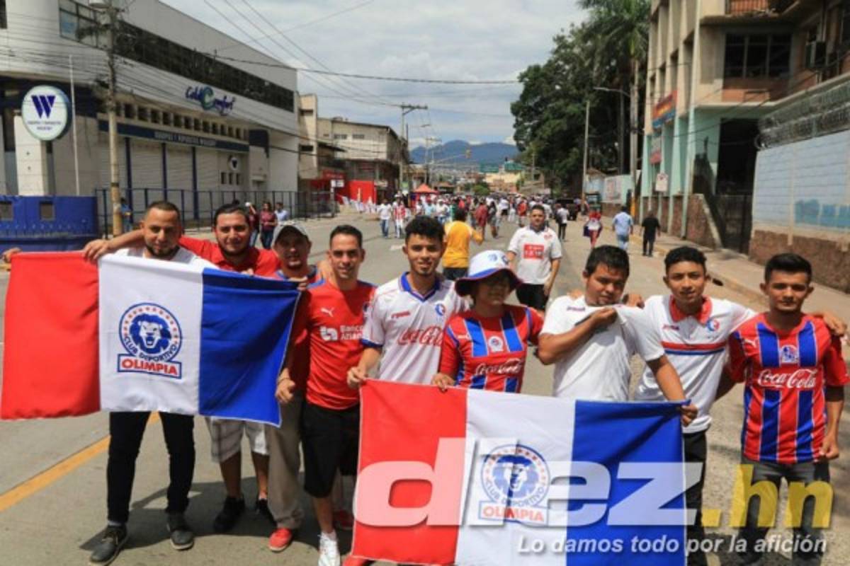 Bonito ambiente en el estadio Nacional para la final Olimpia-Motagua