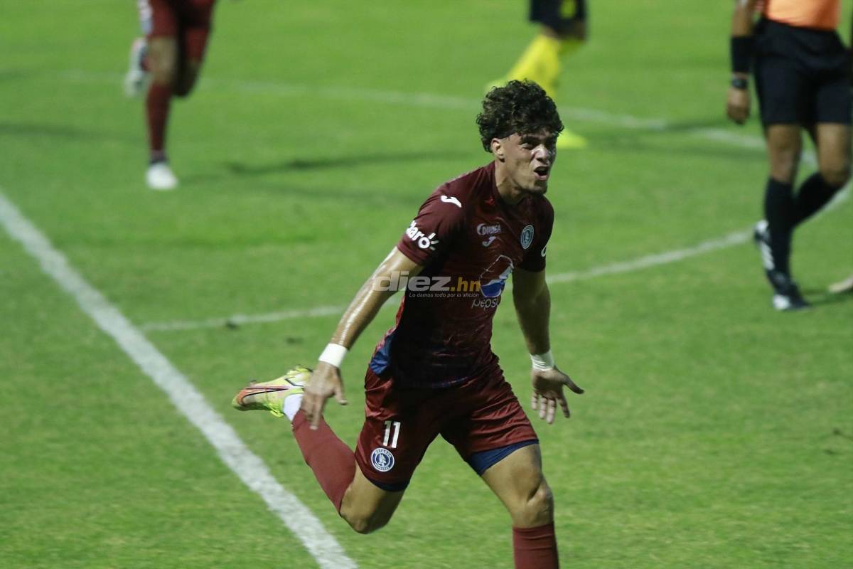 No viste en TV: El debut de Lavallén con Olimpia, hermosas chicas y el “diluvio” en Puerto Cortés
