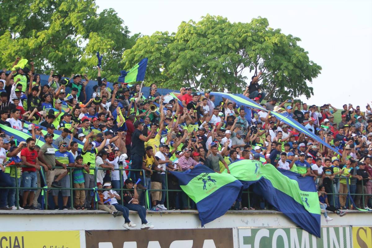 FOTOS: Colosal llenazo en la caída del invicto de Olimpia, el eufórico festejo de Potros y presidente sorprende