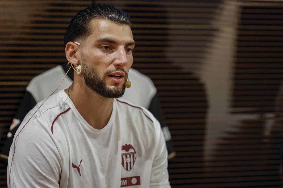 ¿A la cárcel? La decisión que se tomó con Rafa Mir tras ser acusado de agresión sexual y se reveló la identidad del otro jugador