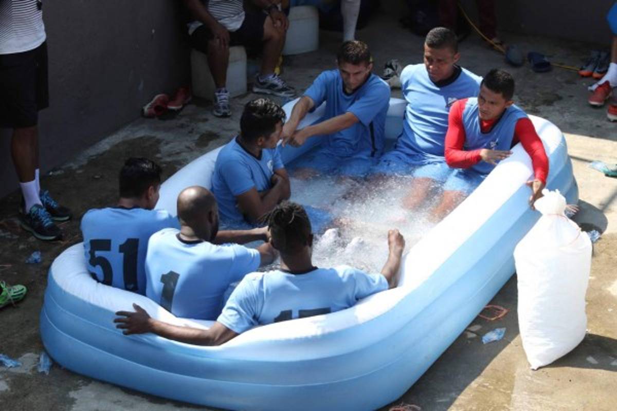 Baleadas, autógrafos y sudor: Así ha sido la semana de Honduras Progreso y Motagua