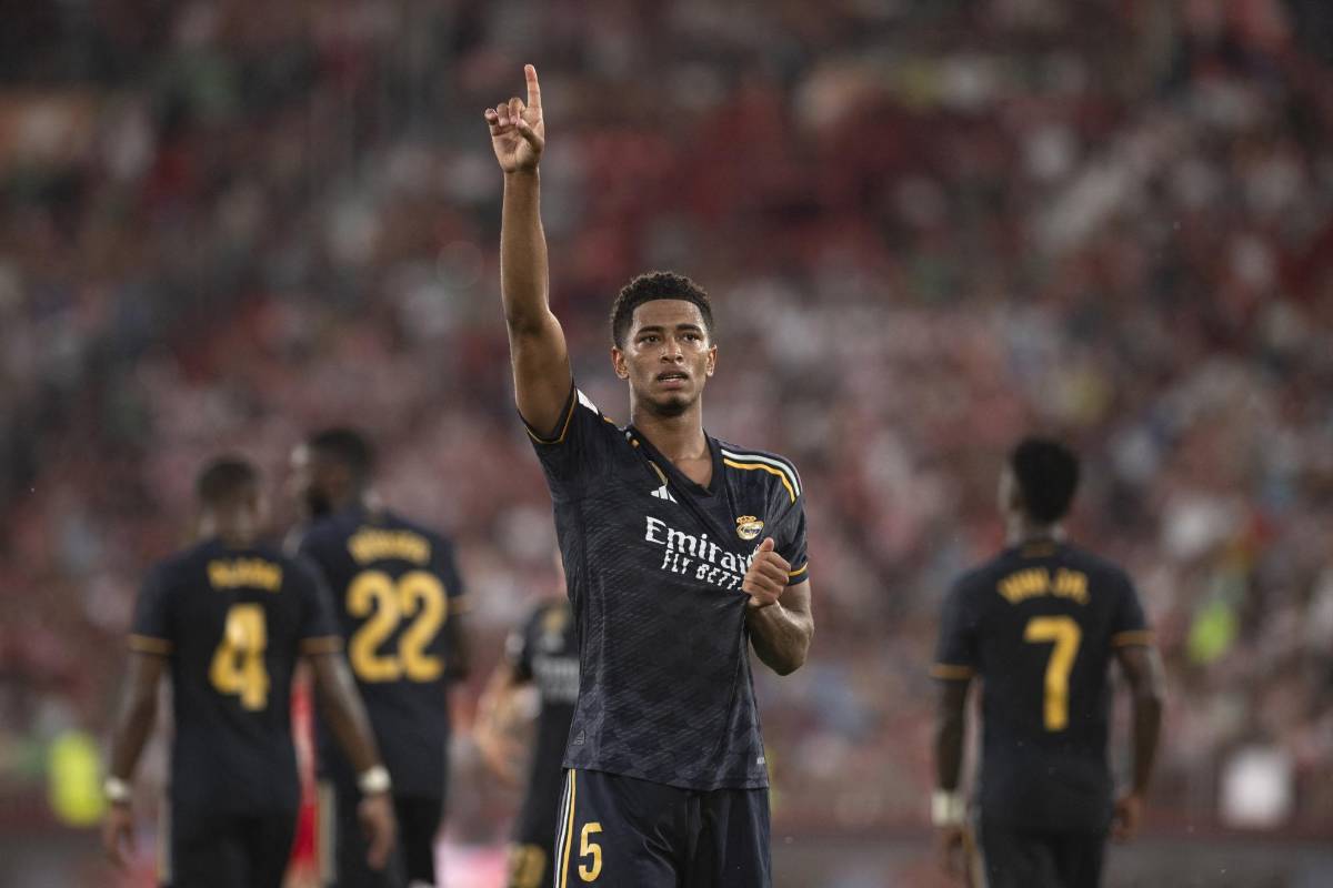 ¿Por qué Bellingham usa las medias rotas? El secreto que hay detrás de todo esto de la figura del Real Madrid