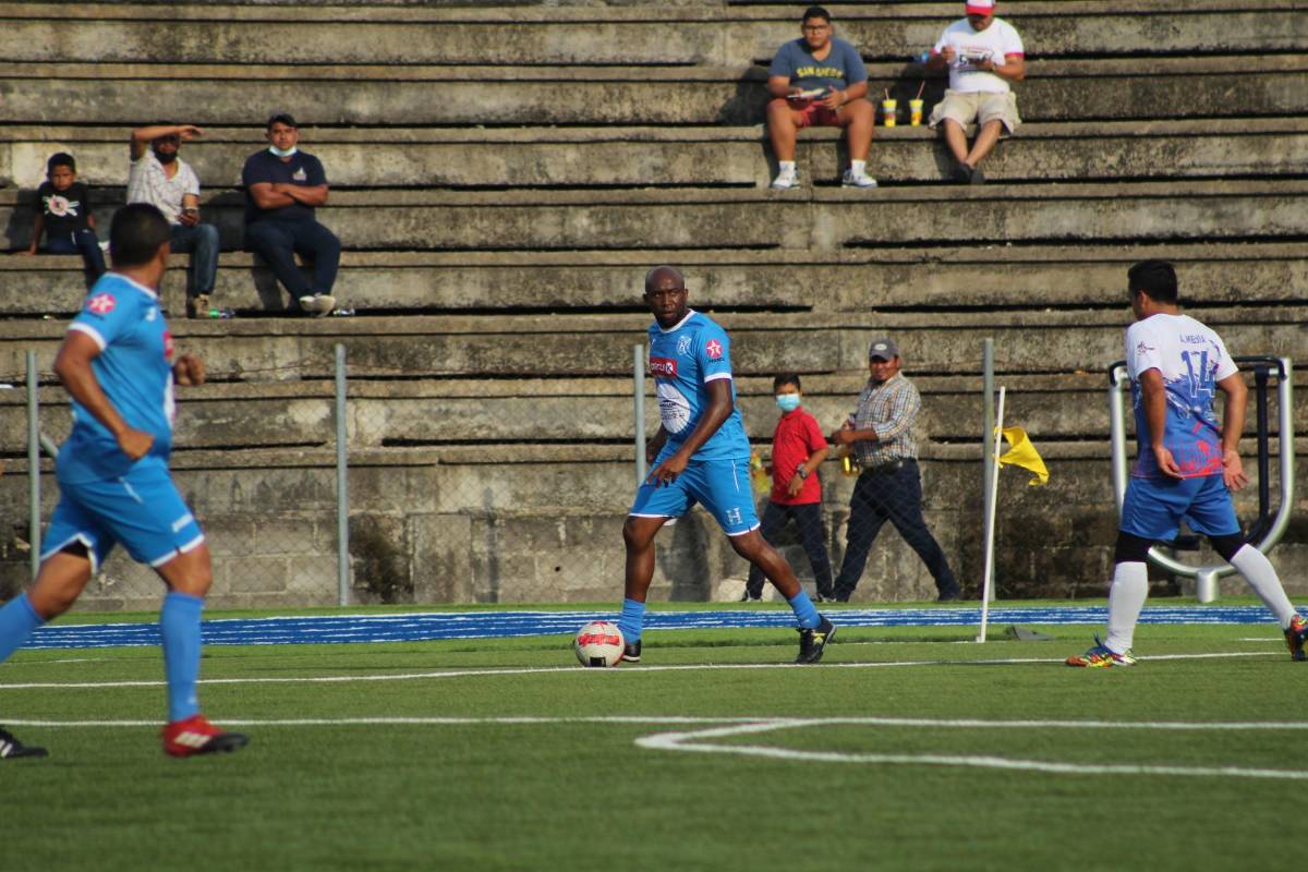 Amado Guevara regresa a Honduras: Mundialistas y figuras hondureñas se reúnen en juego de Leyendas en La Paz