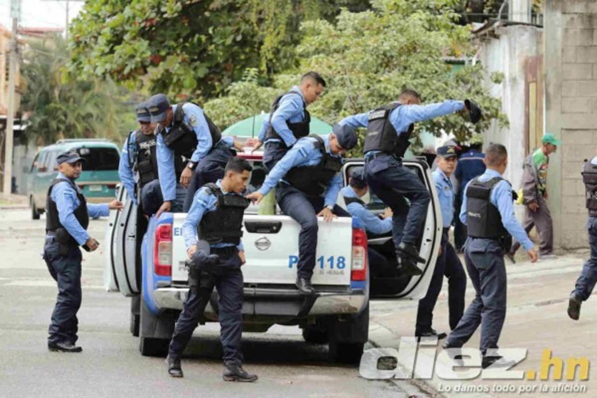 NO SE VIO: Aficionados terminan gaseados por la policía en el clásico sampedrano