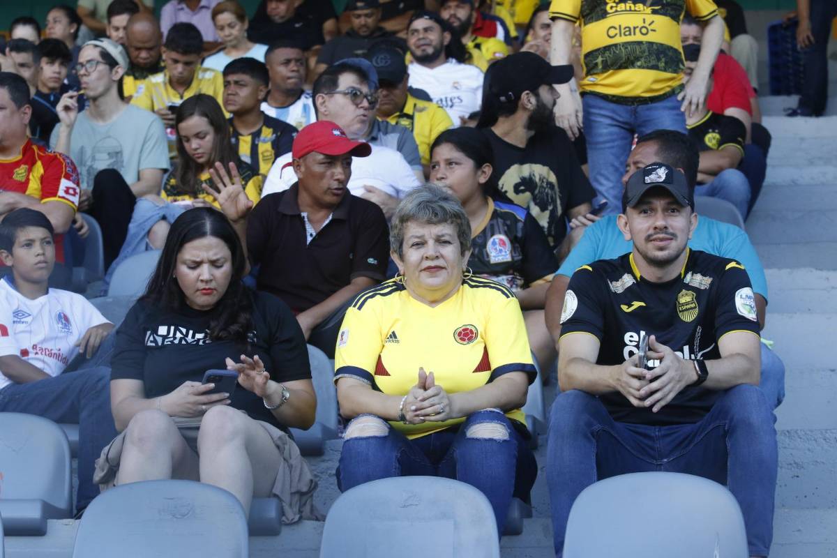 Muchas bellezas y gran ambiente en el estadio Morazán para el clásico entre Real España-Olimpia