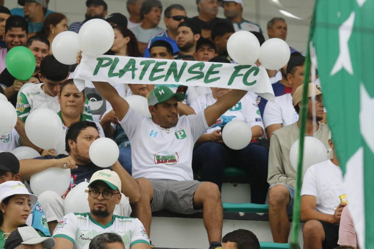Las dos chicas que eclipsaron en el Excélsior y lo que ingresaron los árbitros al estadio sin ser vistos por la afición