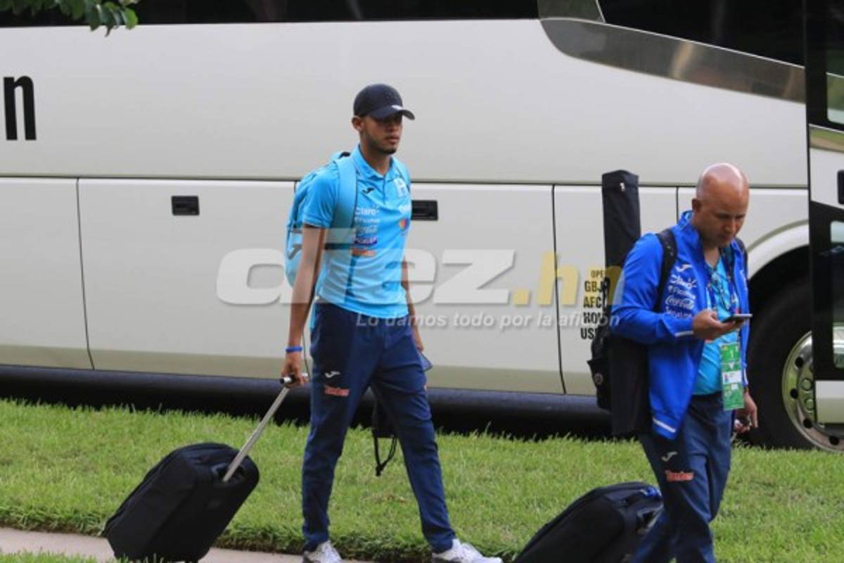 ¿Quién es la chica del tatuaje? Las imágenes de la llegada de Honduras a Houston  