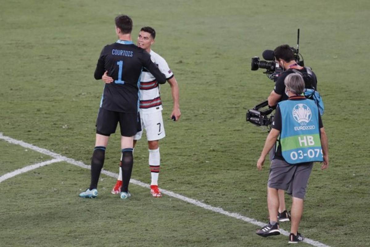 El adiós de CR7: Abrazo con Lukaku y crack del Real Madrid, rostro de indignación y el arrojo del brazalete