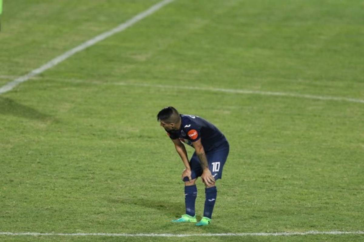 NO SE VIO EN TV: El drama de los jugadores de Motagua y la inolvidable pancarta en gradería