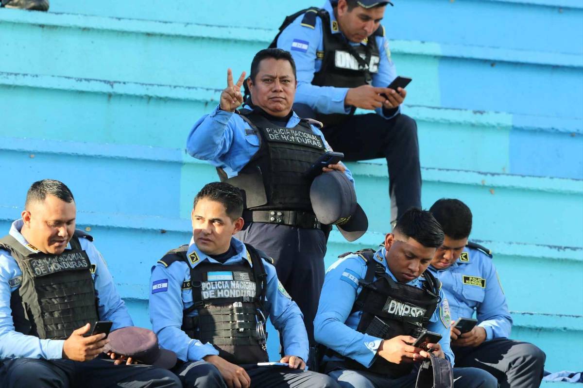 ¿Qué chicas llamaron la atención en el Motagua vs Águila? Un olimpista se presentó al juego de la Copa Centroamericana