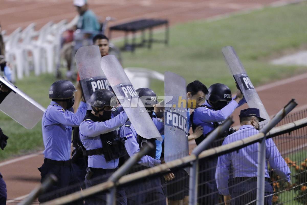 El pleito en las gradas del Olímpico, el eufórico festejo de Héctor Vargas ante su ex y la frustración de Keosseián