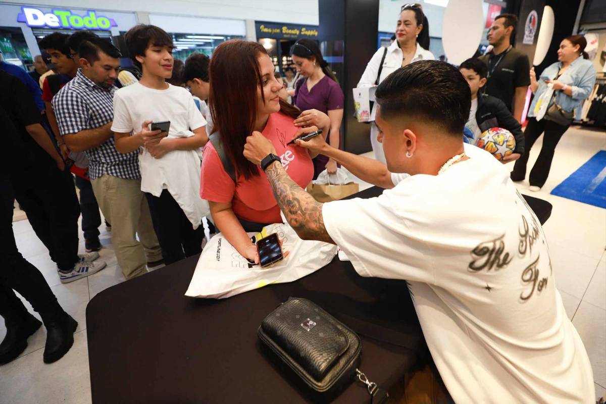 ¡Llenazo! Luis Palma, estrella del Celtic, firma autógrafos a sus fans: Los regalos sorpresivos que recibió ¿guiño al Olimpia?