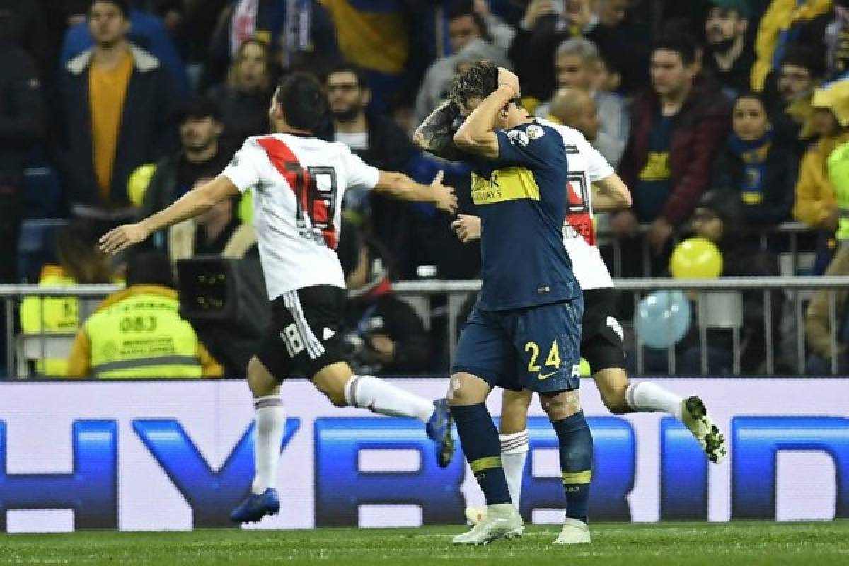 Fotos: La tristeza de los jugadores de Boca Juniors y Schelotto de rodillas ante River Plate