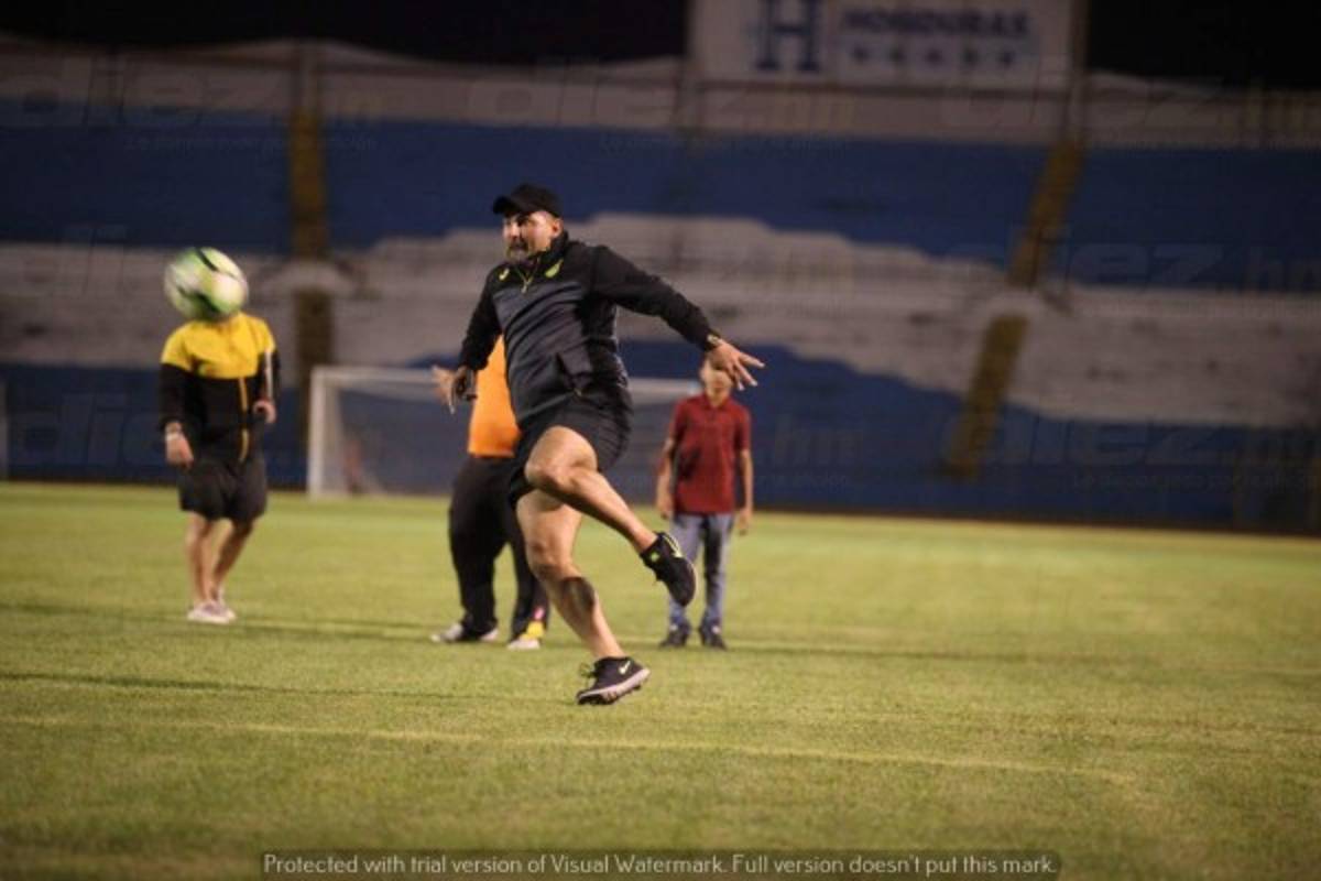 FOTOS: Real España prepara el choque contra Olimpia bajo la luna llena