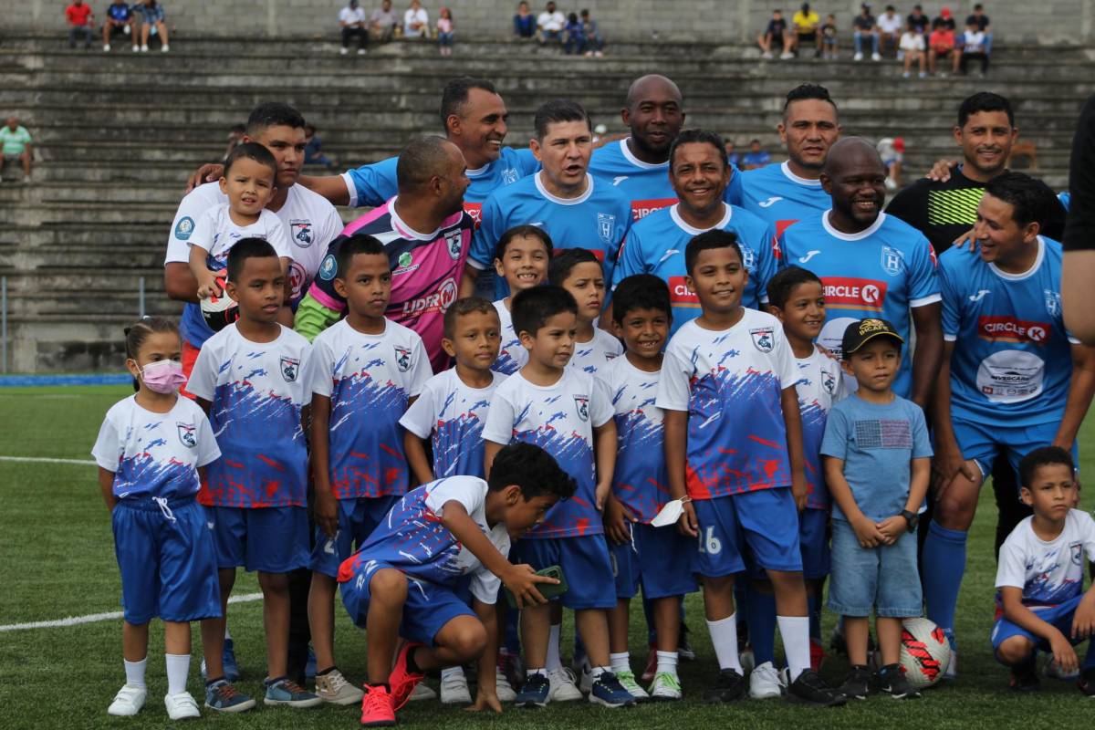 Amado Guevara regresa a Honduras: Mundialistas y figuras hondureñas se reúnen en juego de Leyendas en La Paz