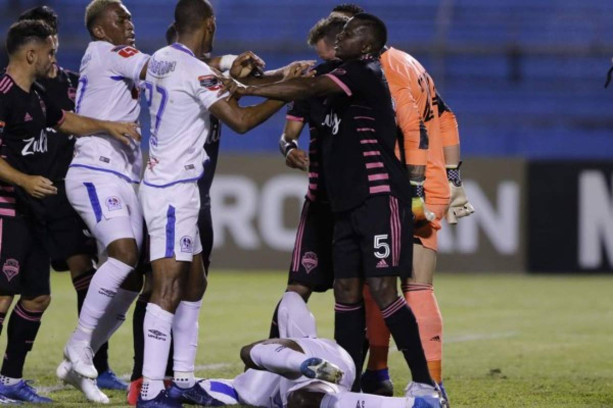 El gato negro en el Olímpico; el respeto a Troglio y Arboleda hace enloquecer a un jugador