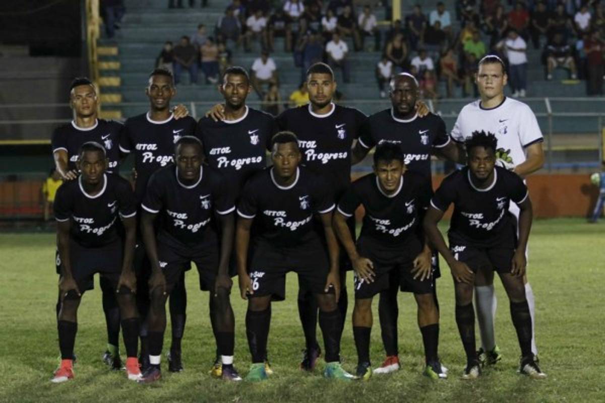 Fichajes: Tres hondureños al extranjero y Ramón Núñez volvería