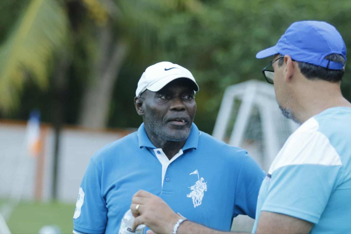 La Sub 17 de Honduras afinó detalles para viajar a Qatar: La exfigura de la 'H' que llegó a hablar con Luis Suazo y los niños pidiendo autógrafos