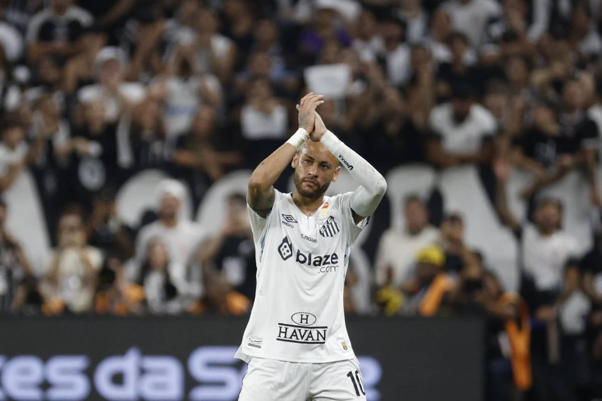 Así fue el reencuentro de Neymar con Memphis Depay y la excusa tras su primera derrota con Santos: “Es muy malo”