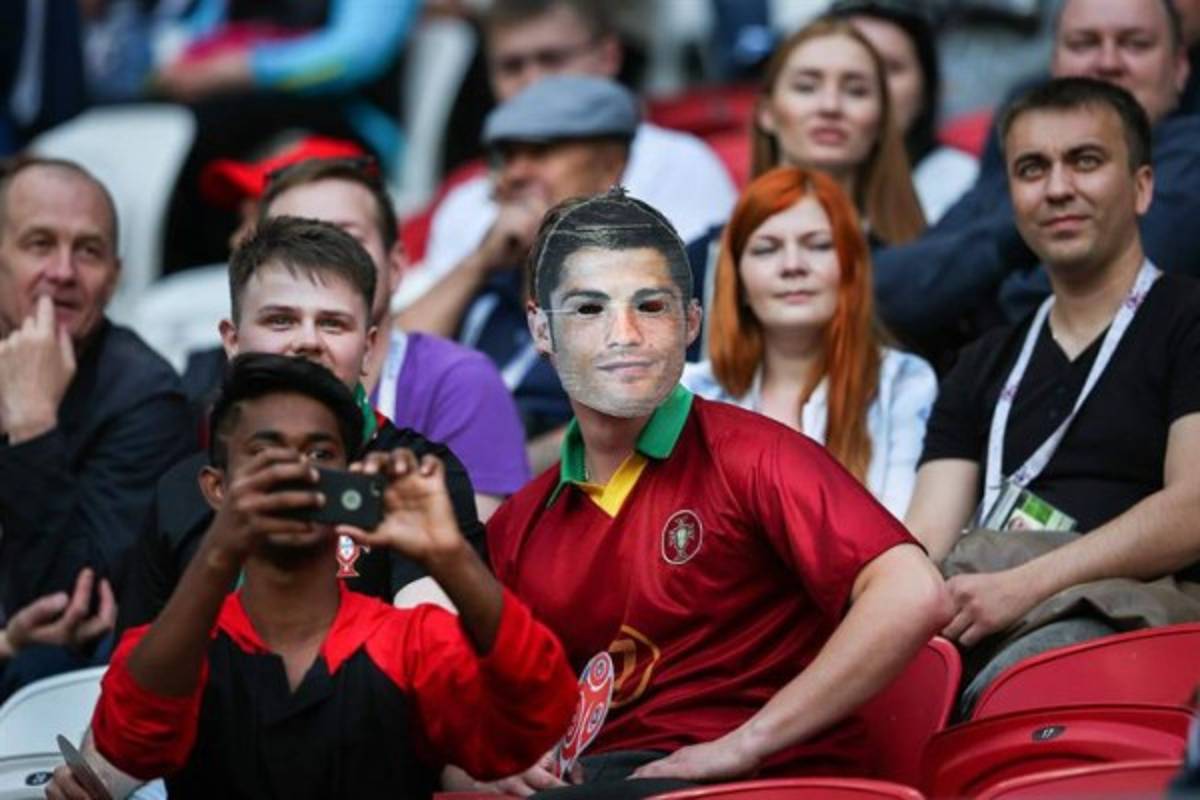 Lo que no se vio por TV: La petición de una mujer a CR7 y la mirada de Guardado al crack luso