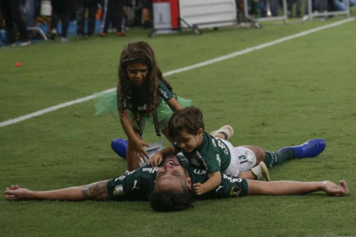 Fotos: La maldición de tocar la Copa Libertadores antes del juego y el gran festejo del Palmeiras
