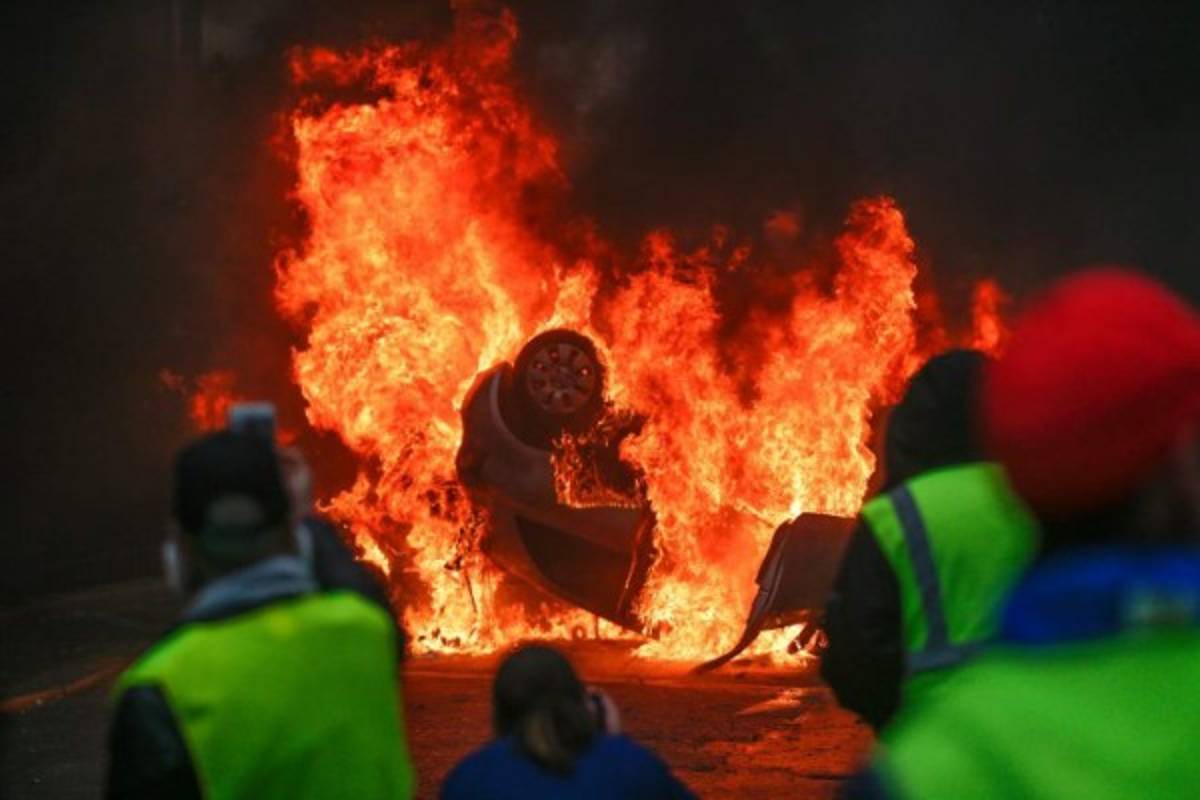 París bajo fuego: Caos y terror en Francia en una violenta protesta