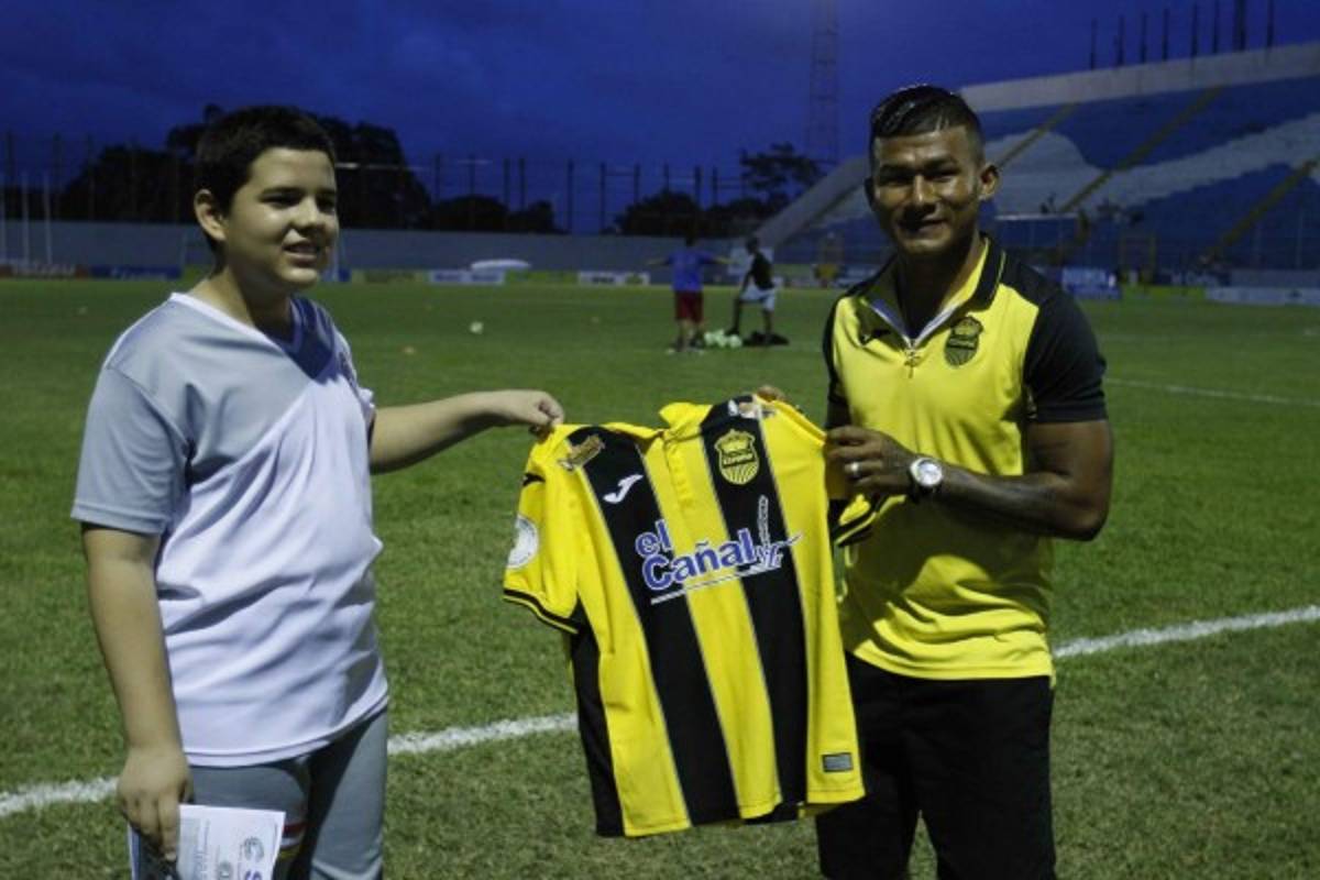 NO SE VIO: La emoción del 'Tato', el gesto del Chino y la bella chica