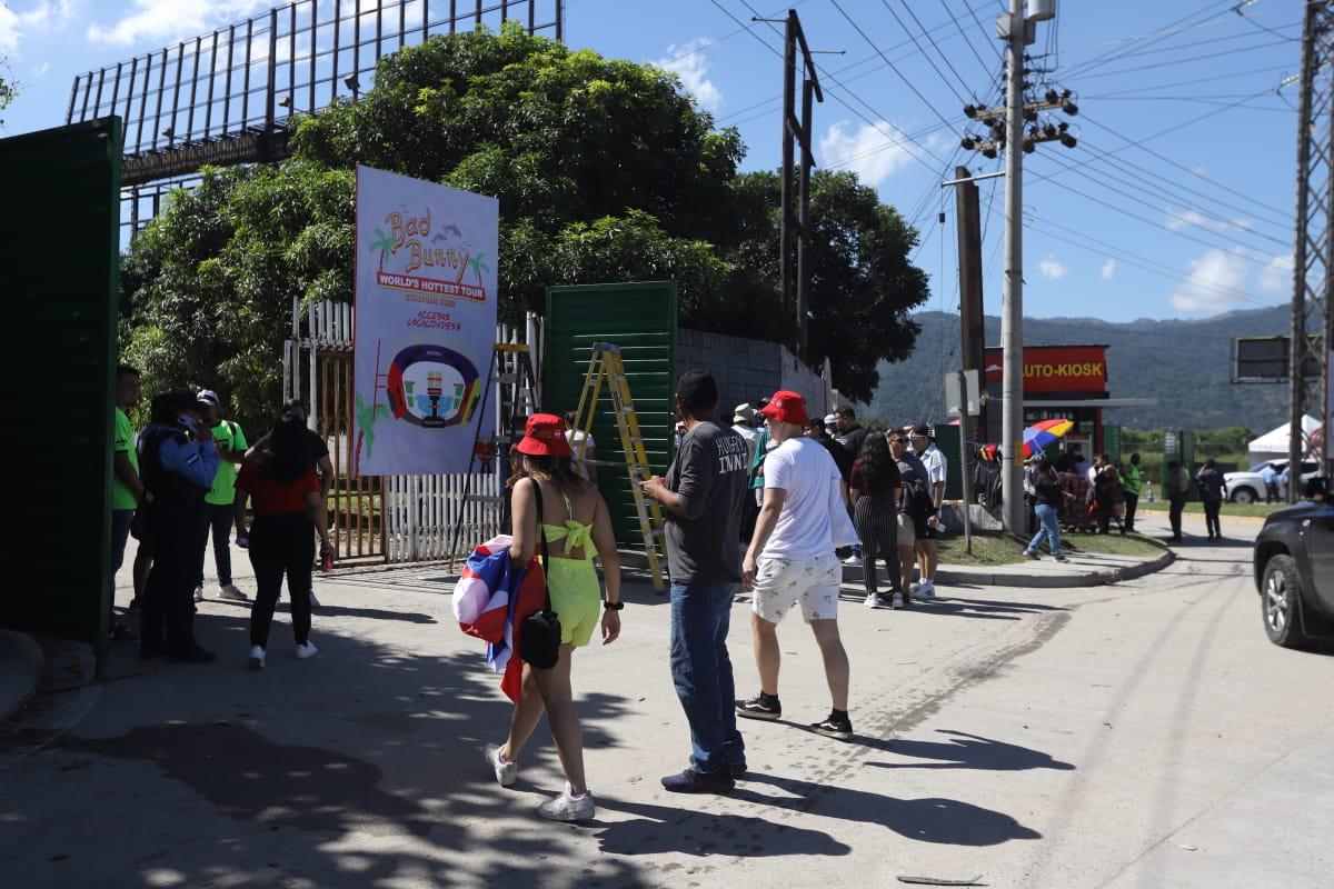 Bad Bunny ya hace del Olímpico de San Pedro Sula una fiesta que se estima sobrepase cualquier partido de eliminatoria mundialista