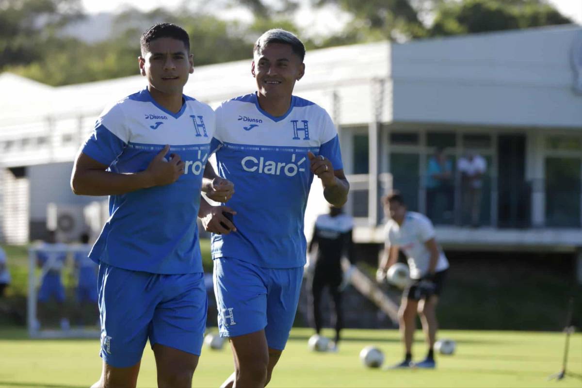 Honduras ya se entrenó con dos legionarios: La visita que sorprendió en la 'H' y, ¿se le fue la mano a Menjívar?