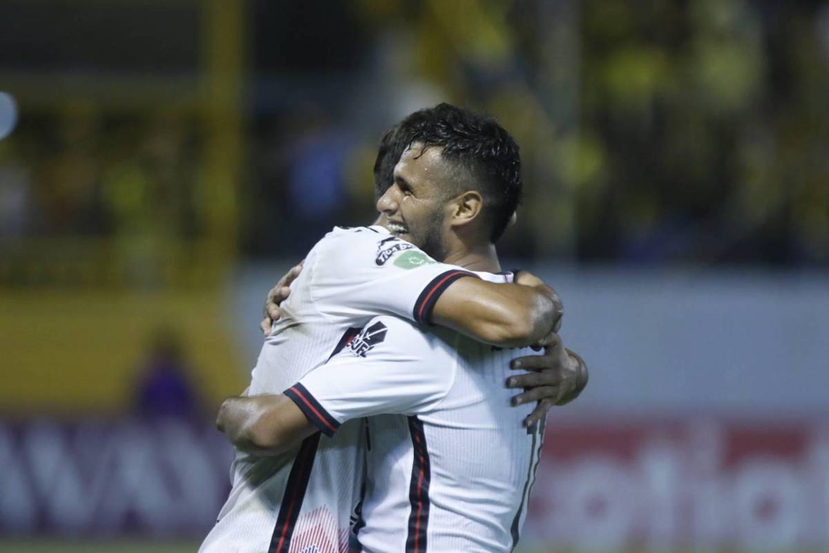 ¡Un mediocampo para tenerle miedo! El explosivo once titular de Alajuelense vs Olimpia en la final de Liga Concacaf