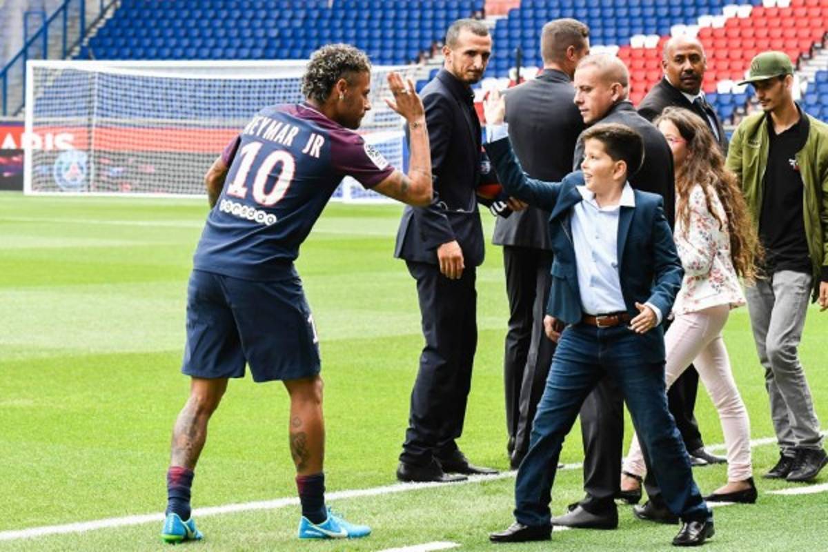 FOTOS: La espectacular presentación del brasileño Neymar en el PSG