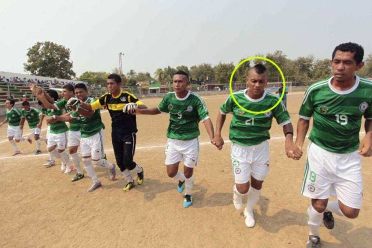 Rambo de León, el rey: Los futbolistas hondureños con más equipos en toda su carrera