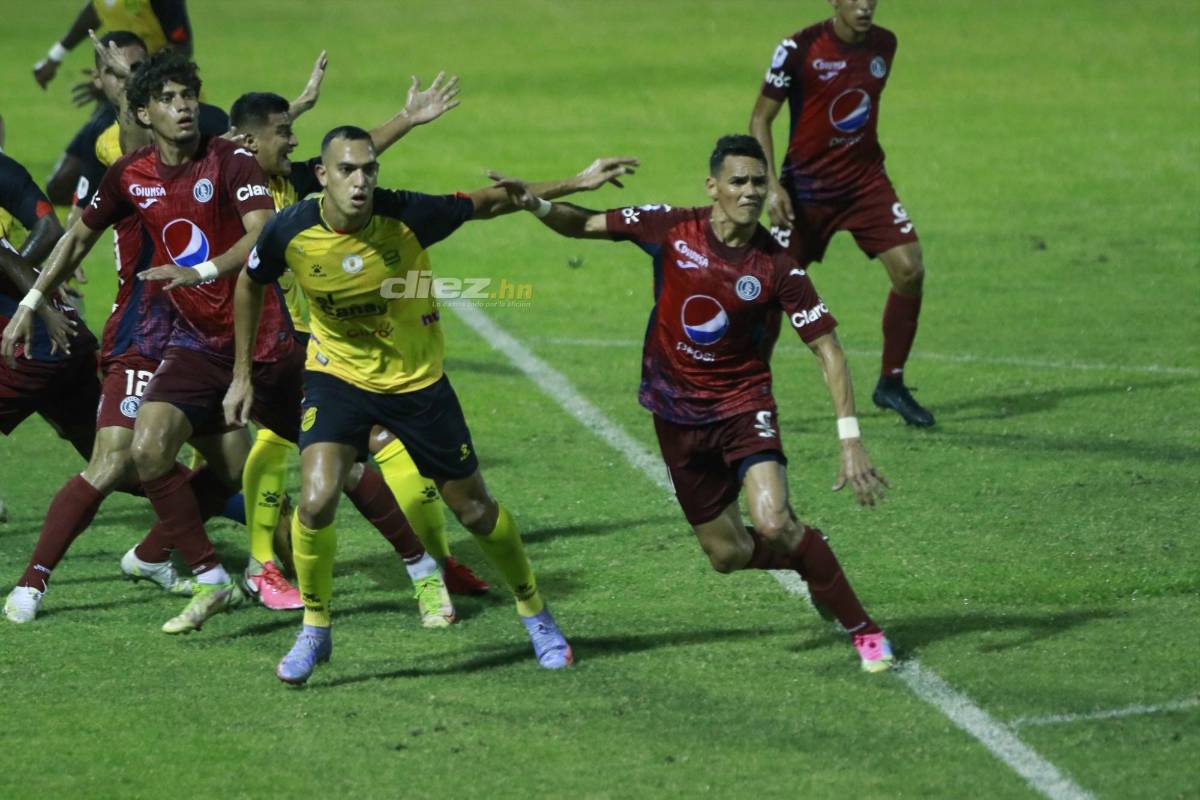 No viste en TV: El debut de Lavallén con Olimpia, hermosas chicas y el “diluvio” en Puerto Cortés