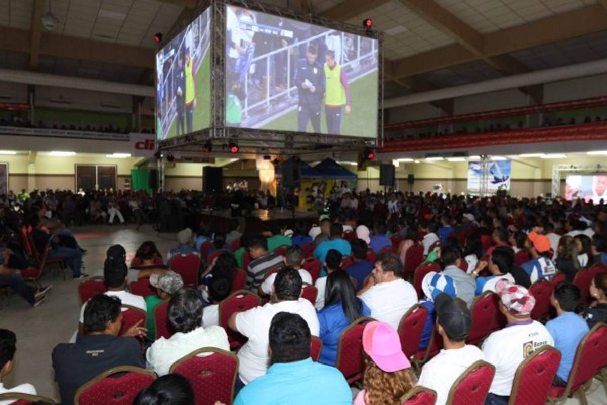 Gran ambiente el que se vivió en el Estadio Virtual de DIEZ