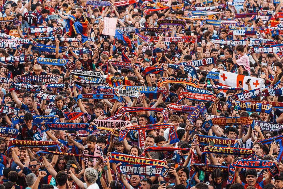 Kervin Arriaga rompe dos marcas sin jugar un solo minuto en Levante: lo que costó su fichaje y hace historia en Centroamérica