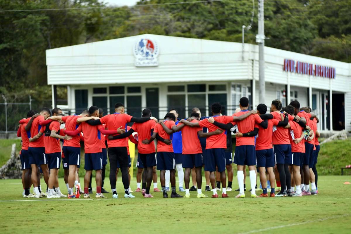 Dos ausencias importantes y el nuevo fichaje que luce el Olimpia: así se vivió el entreno del León en el CAR