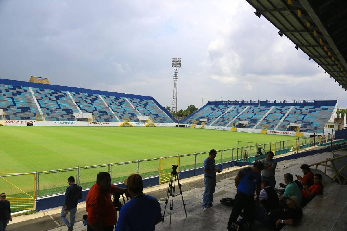 El nuevo estadio Morazán al descubierto; los camerinos y sus lujos, la graderías y el problema de la grama, ¿qué pasó con los banquillos?