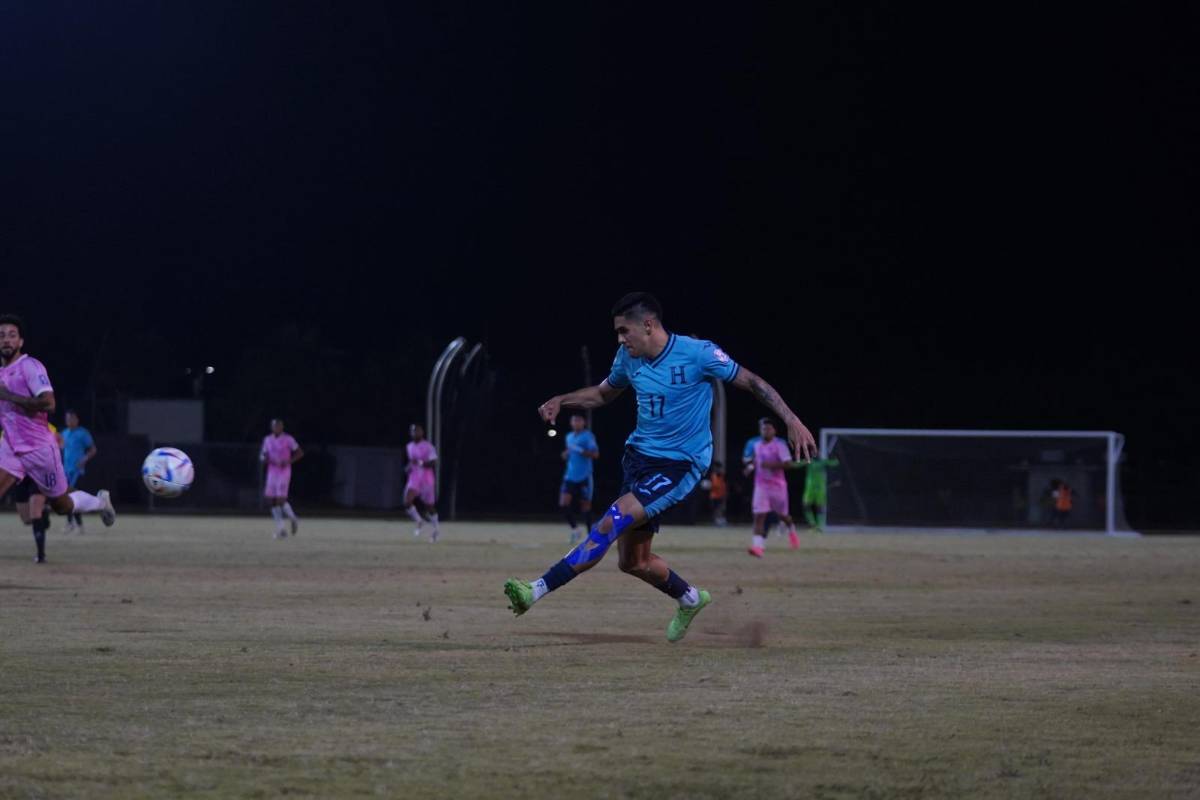 FOTOS: Chelito Martínez debuta con Honduras y le pasaron la ‘cero’; las catrachas en Bermudas y festejo de la ‘H’