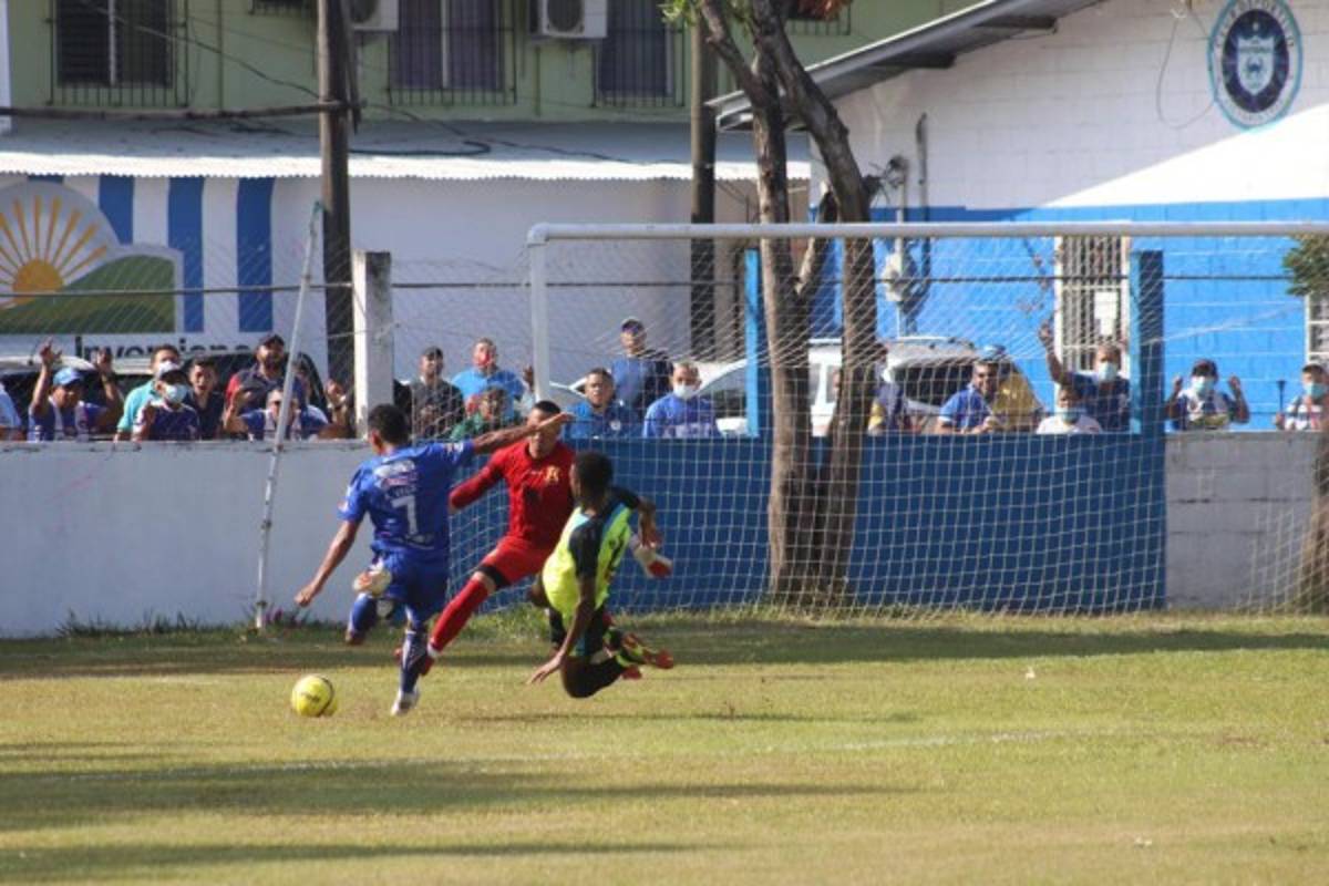 Euforia, festejos y afición: Así se vivió la fiesta de la goleada del Victoria a Potros en la Liga de Ascenso